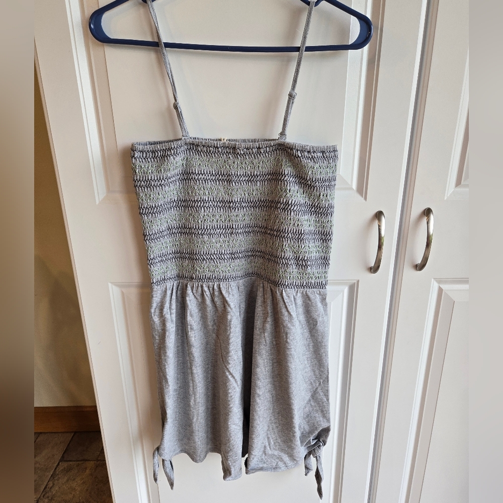 Gray Sleeveless Romper - Picture 2 of 6